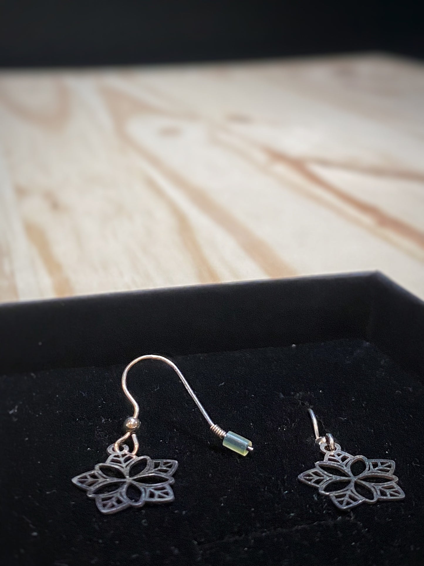 Boucle d'oreille fleur de café