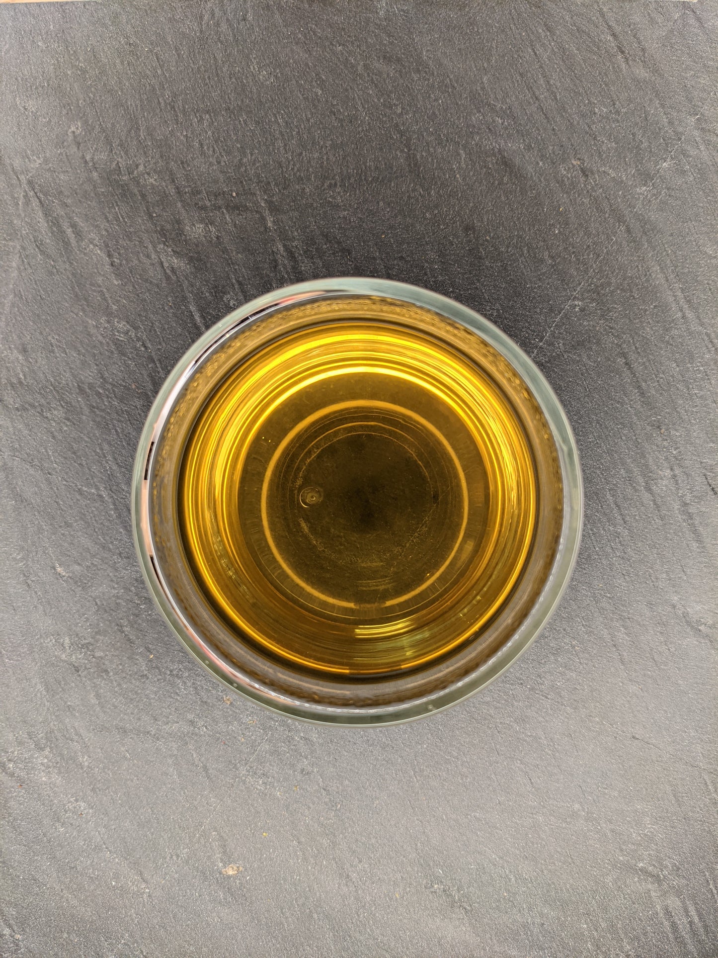 tasse de thé vert à la framboise