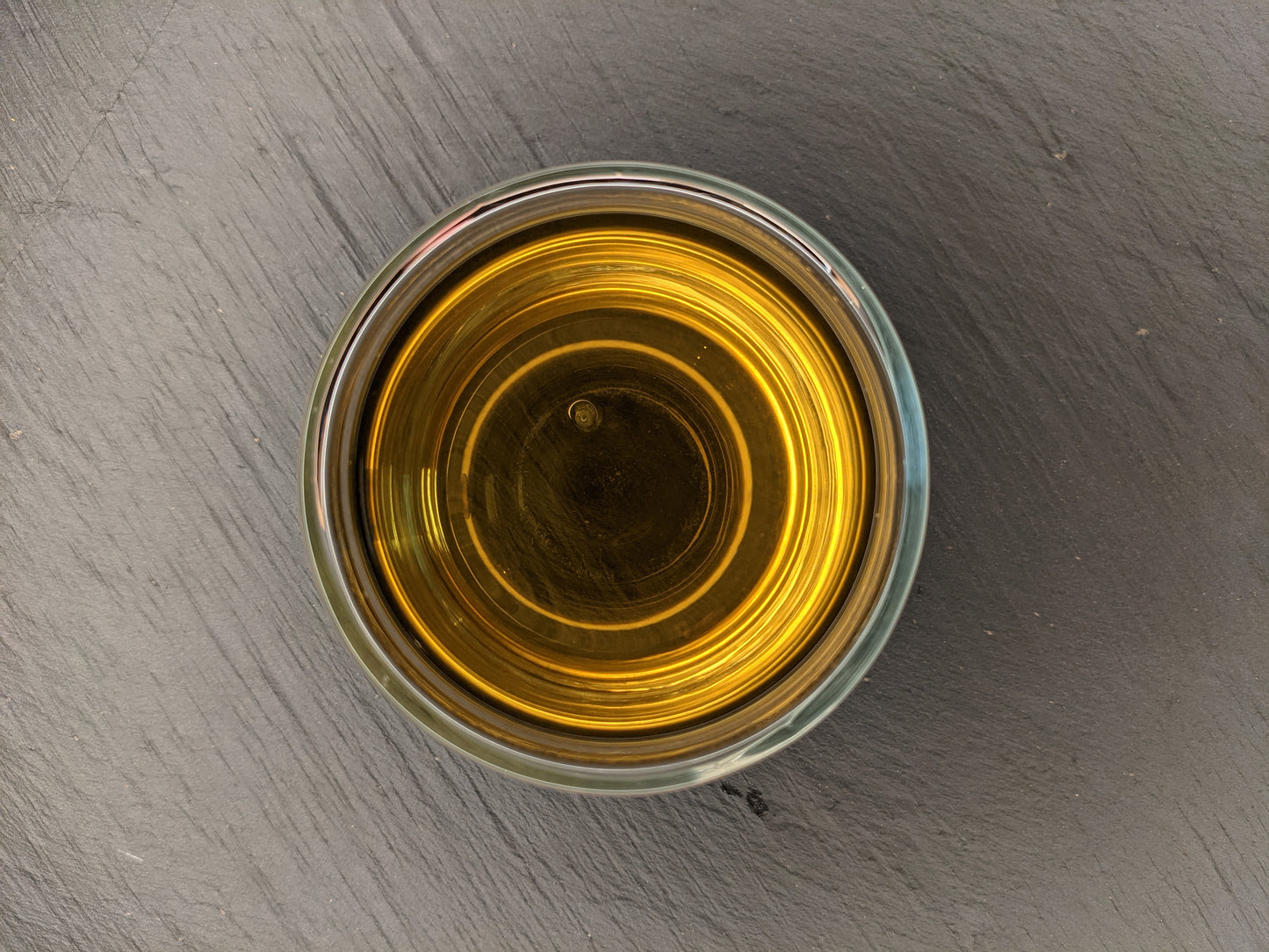 tasse de thé vert à la mangue