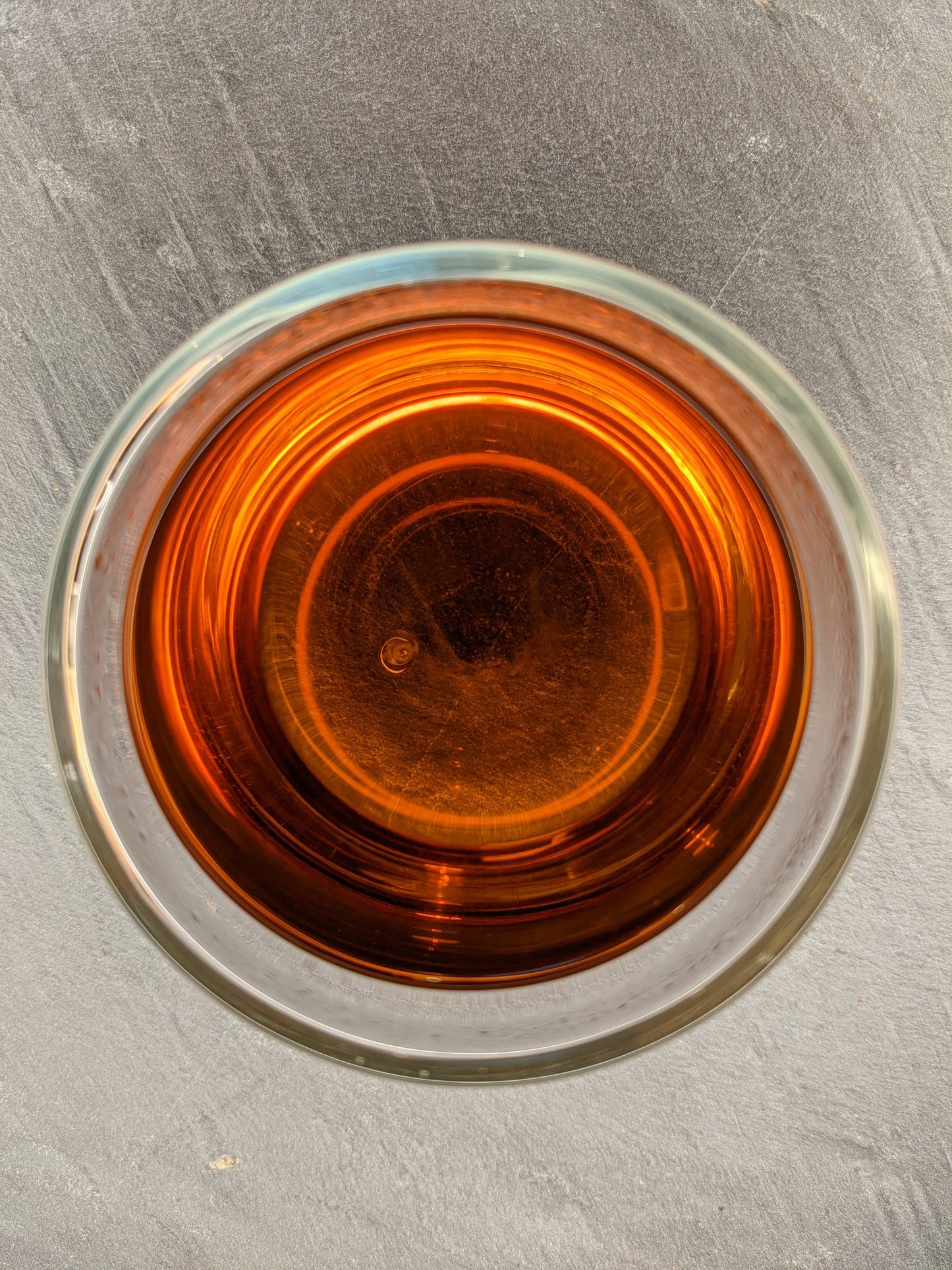 tassée thé noir fumé