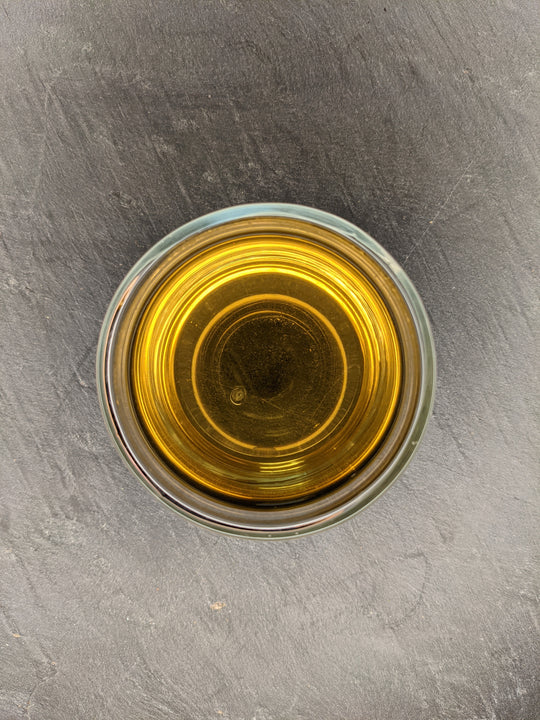 tasse de tisane à la cannelle et orange